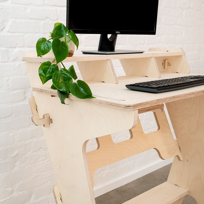 Top 4 awesome benefits of a standing desk